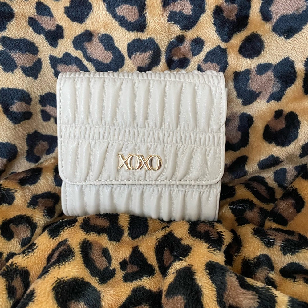 New XOXO wallet